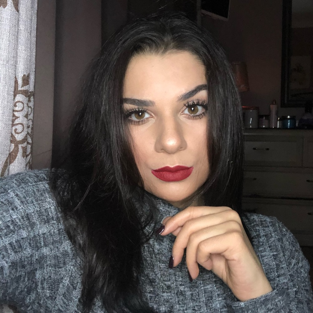 Meet your Posher, Dana